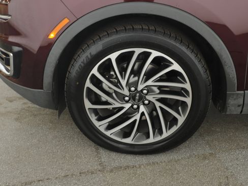 Used 2019 Lincoln Nautilus Reserve image 5