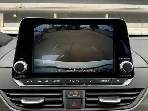 Used 2025 Nissan Altima 2.5 SV image 29