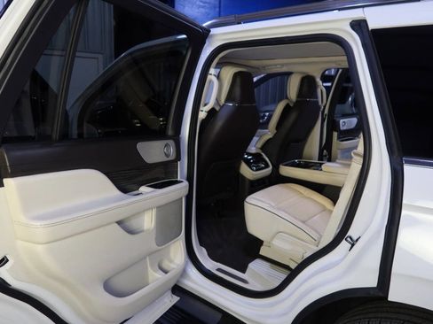 Used 2020 Lincoln Navigator Black Label w/ Cargo Convenience Package image 18