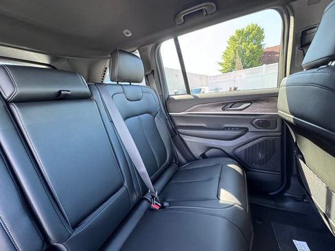 New 2026 Jeep Grand Cherokee Limited AWD/4WD image 21