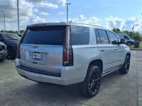 Used 2020 Cadillac Escalade Premium Luxury AWD/4WD image 5