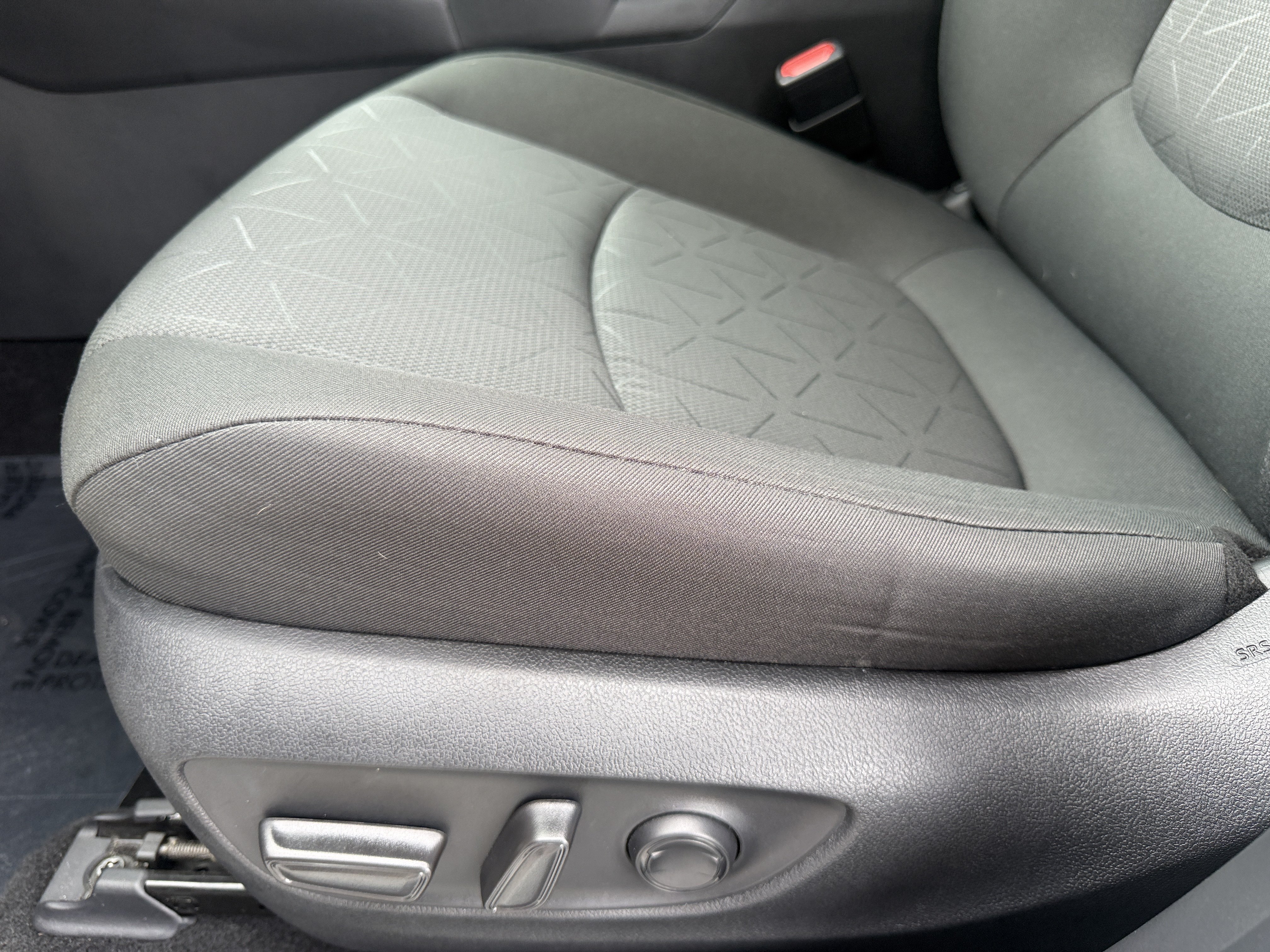 Used 2024 Toyota RAV4 XLE w/ Convenience Package FWD image 22