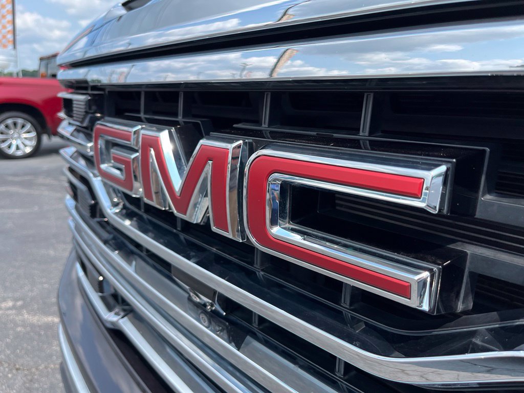 Used 2023 GMC Sierra 1500 SLT w/ SLT Premium Plus Package AWD/4WD image 3