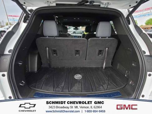 Used 2023 Buick Enclave Essence image 9
