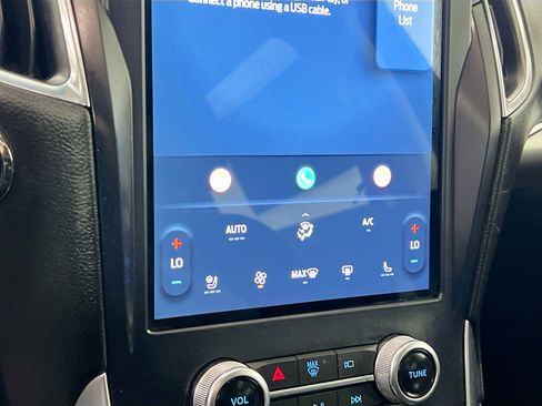 Used 2023 Ford Edge Titanium image 27