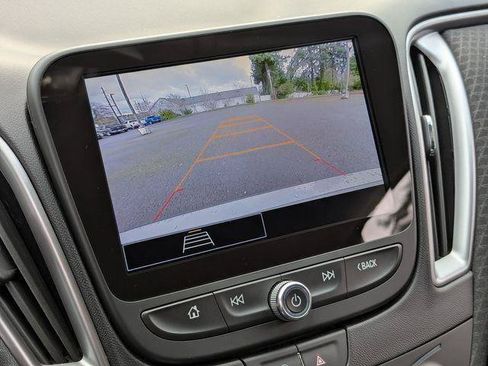Used 2025 Chevrolet Malibu LT FWD image 19
