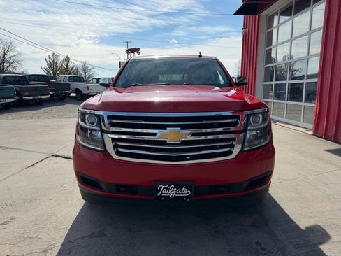 Used 2015 Chevrolet Suburban LT image 3