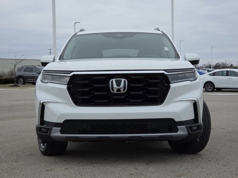 Used 2025 Honda Pilot Touring image 15