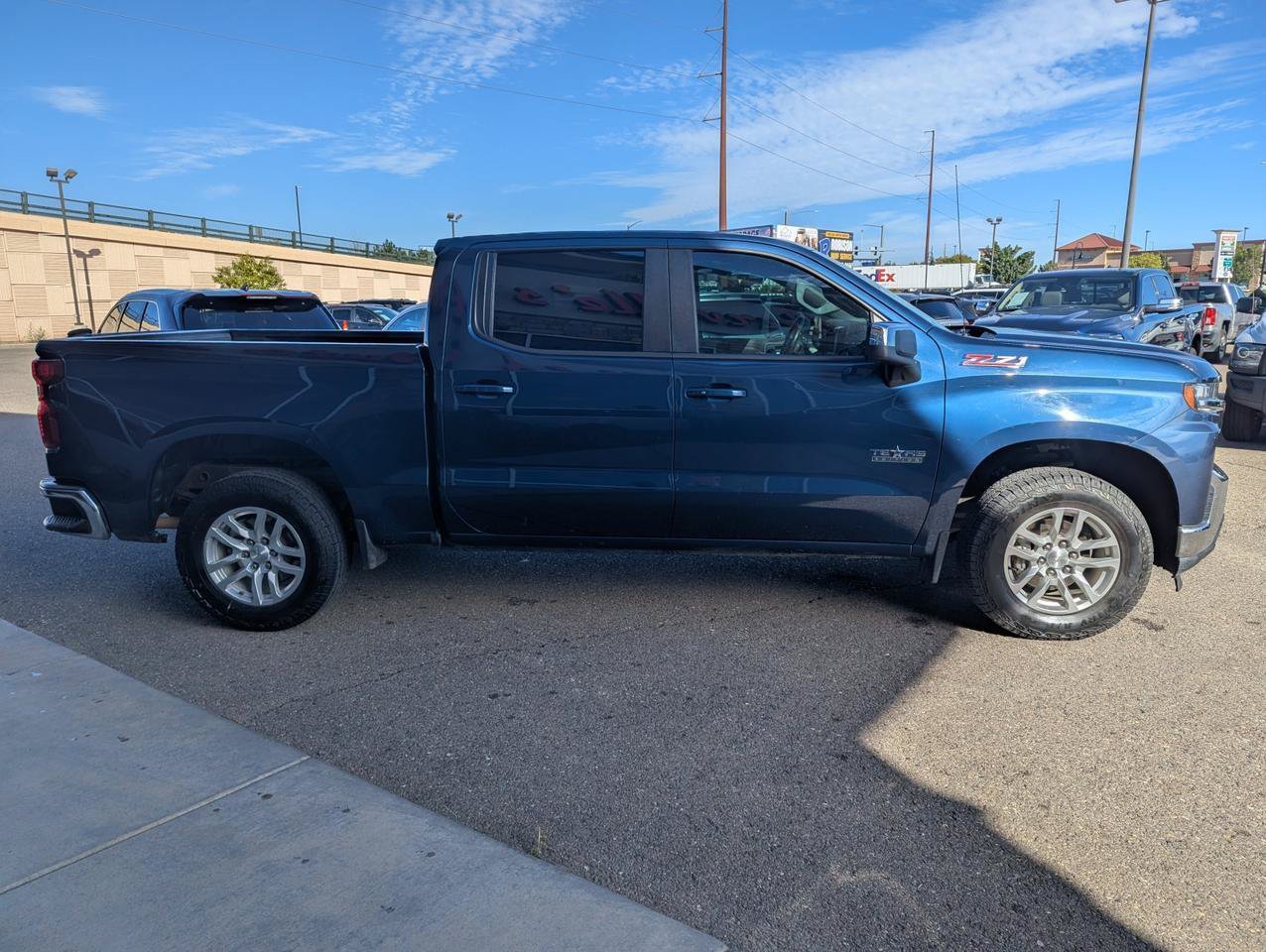 Used 2021 Chevrolet Silverado 1500 LT w/ Z71 Off-Road Package AWD/4WD image 6