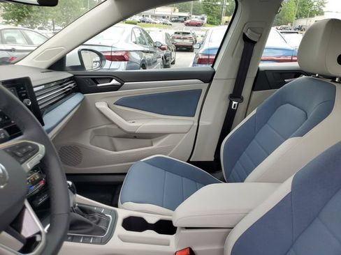 New 2026 Volkswagen Jetta SE FWD image 17