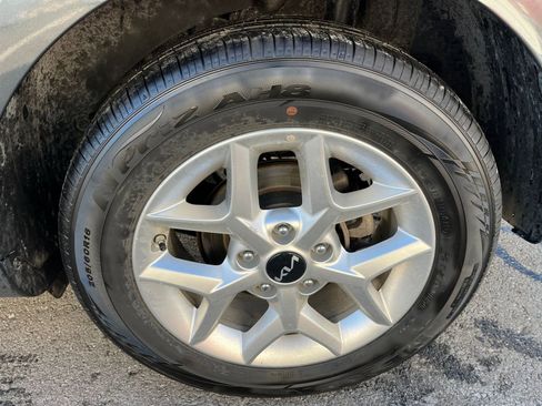 Used 2025 Kia Soul LX w/ LX Technology Package image 28