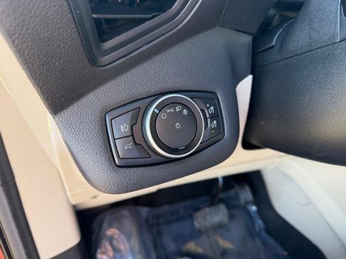 Used 2017 Ford Escape SE w/ Equipment Group 201A FWD image 29