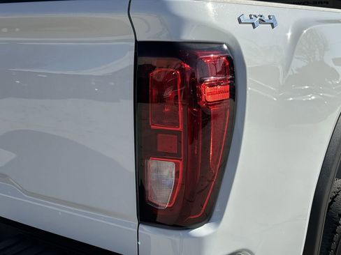 Used 2024 GMC Sierra 2500 Pro w/ Convenience Package image 6