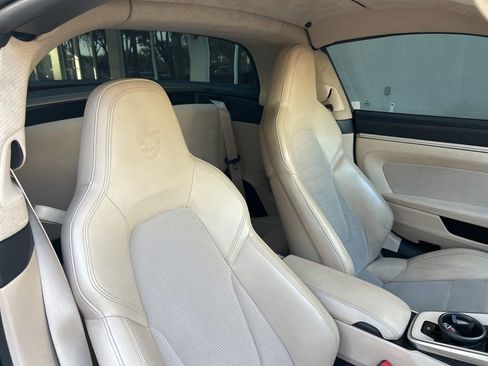 Used 2021 Porsche 911 Targa 4S Heritage Design image 27