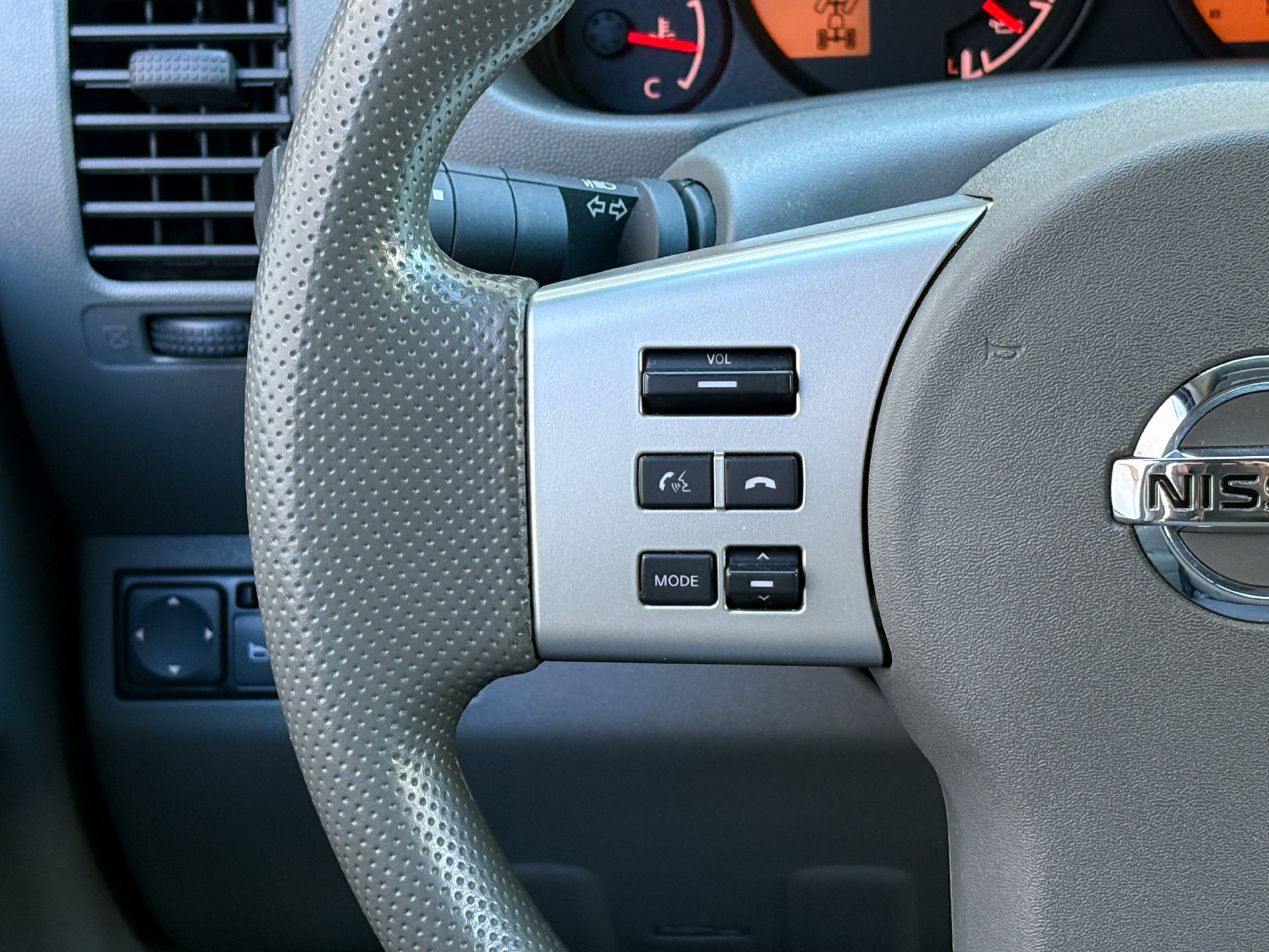Used 2019 Nissan Frontier SV AWD/4WD image 14