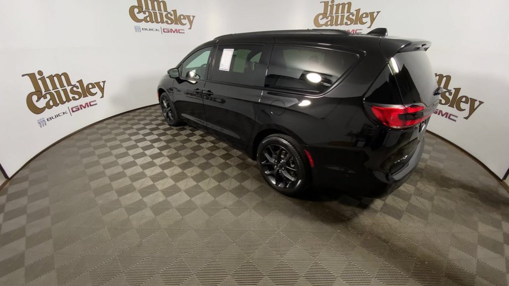 Used 2024 Chrysler Pacifica Limited w/ S Appearance Package AWD/4WD image 6