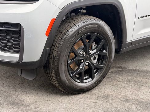 New 2026 Jeep Grand Cherokee Altitude AWD/4WD image 21