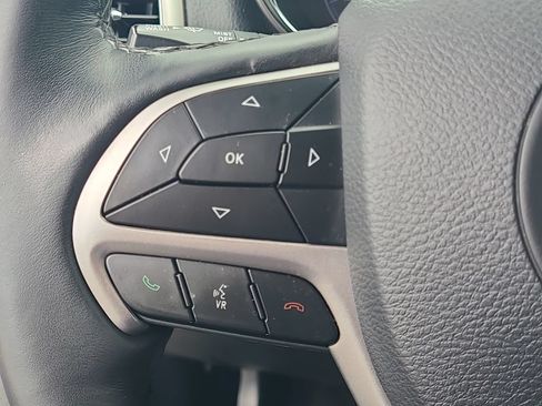 Used 2019 Jeep Grand Cherokee Altitude AWD/4WD image 20