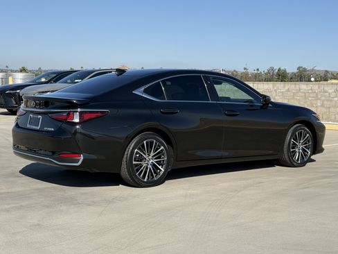 Certified 2025 Lexus ES 300h w/ Premium Package FWD image 11