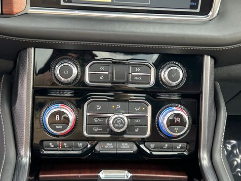 Used 2023 GMC Yukon XL Denali Ultimate image 21