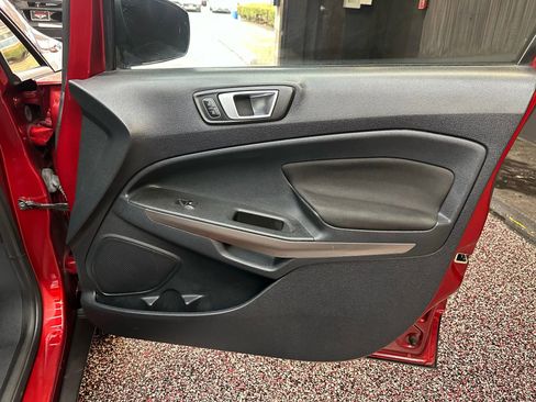 Used 2019 Ford EcoSport SE w/ SE Convenience Package image 29