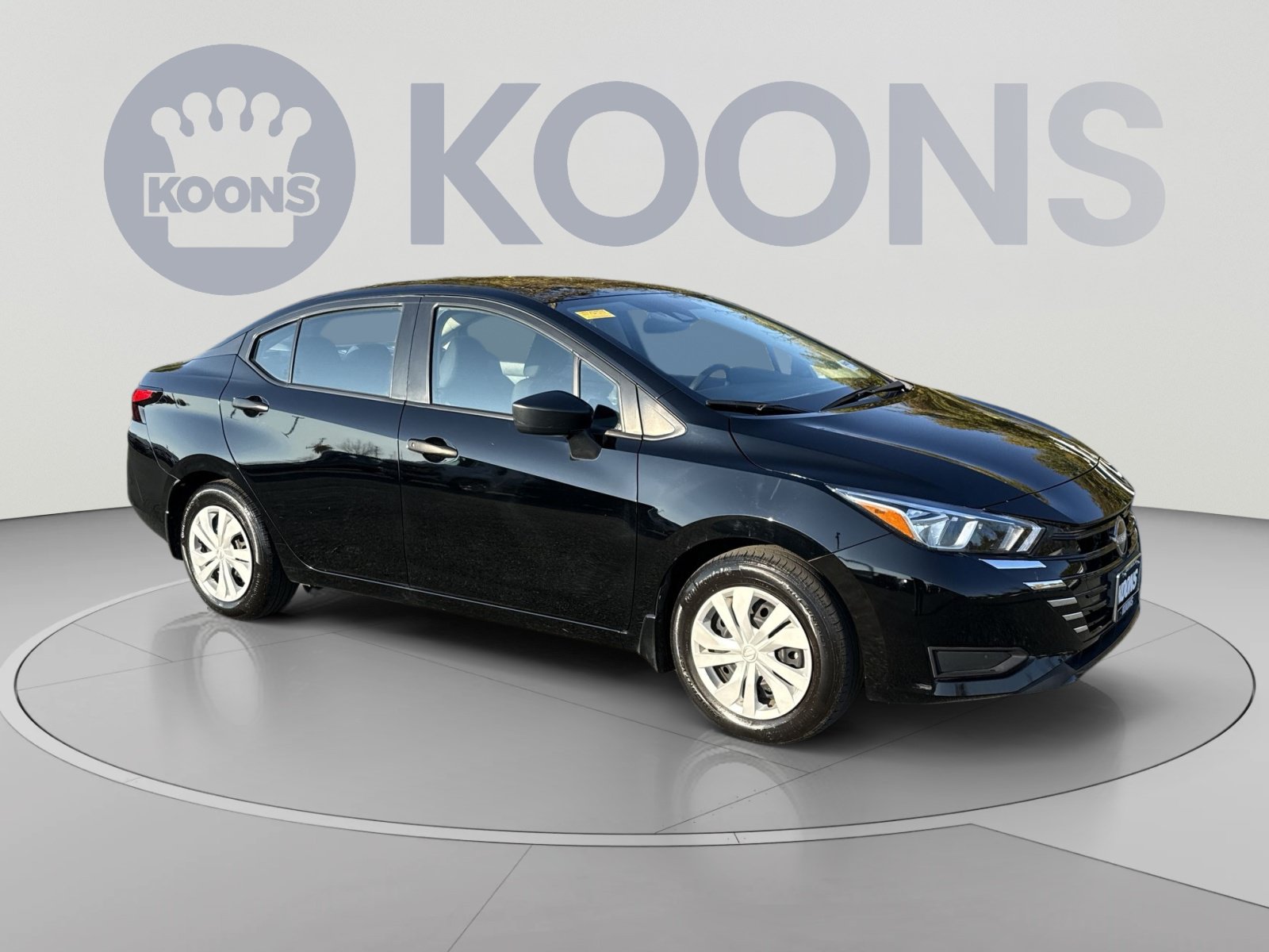 Used 2023 Nissan Versa S w/ Trunk Package FWD image 2