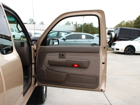 Used 1999 Toyota Tacoma 4x4 Xtracab V6 image 33