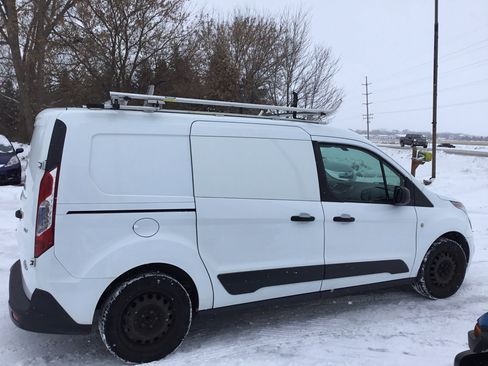 Used 2016 Ford Transit Connect XLT image 5