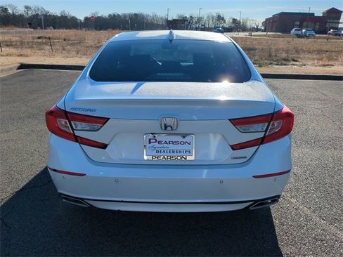 Used 2018 Honda Accord Touring image 5