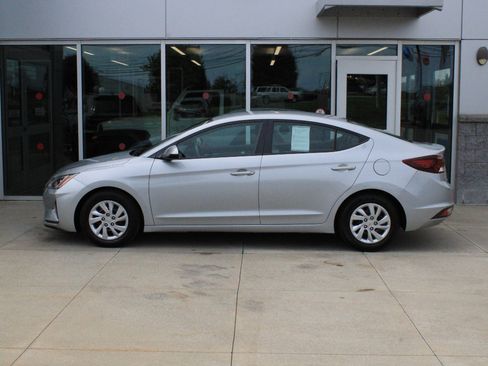 Used 2020 Hyundai Elantra SE w/ Cargo Package (C1) FWD image 5