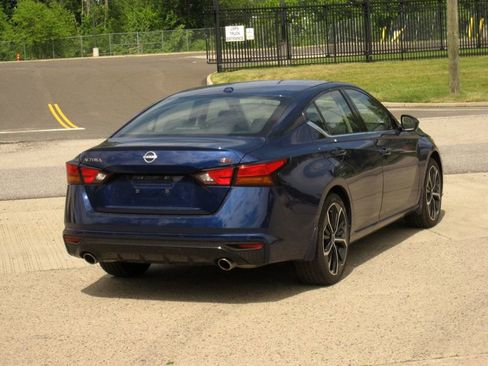 Used 2024 Nissan Altima 2.5 SR FWD image 12