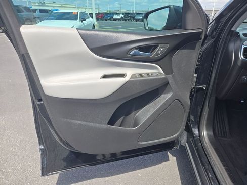 Used 2023 Chevrolet Equinox LS FWD image 12