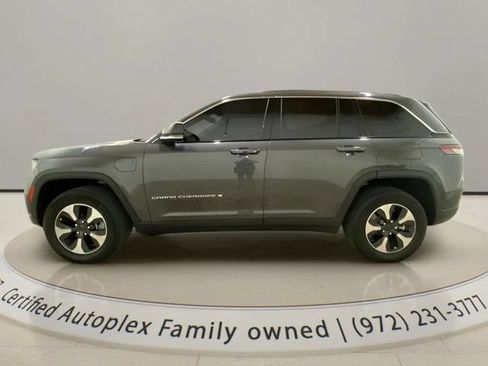 Used 2023 Jeep Grand Cherokee 4WD 4xe image 2