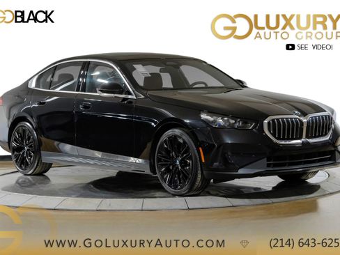 Used 2024 BMW 530i image 1