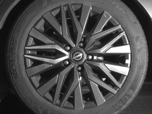 Used 2025 Nissan Altima 2.5 SV FWD image 14