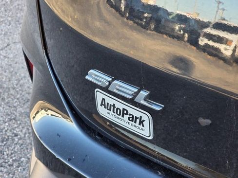 Certified 2023 Ford Edge SEL image 11