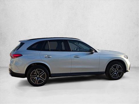Used 2026 Mercedes-Benz GLC 300 4MATIC image 4