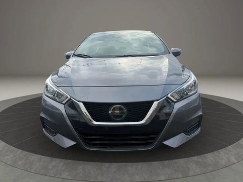 Used 2021 Nissan Versa SV image 2