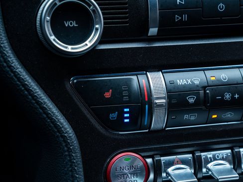 Used 2021 Ford Mustang GT RWD image 12