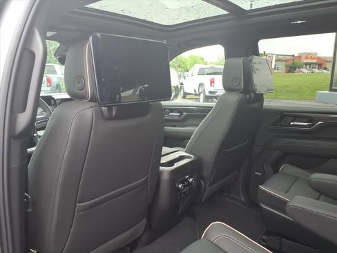 New 2026 GMC Yukon Elevation w/ Elevation Premium Package AWD/4WD image 36