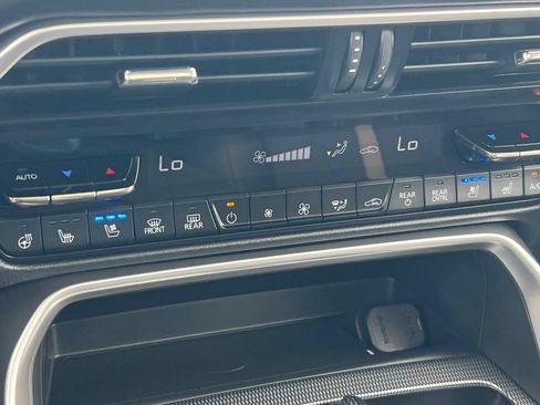 Certified 2025 MAZDA CX-90 Plug-In Hybrid w/ Premium Plus AWD/4WD image 20