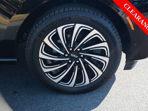 Used 2025 Lincoln Navigator Black Label AWD/4WD image 8