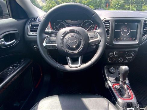 Used 2018 Jeep Compass Trailhawk w/ Popular Equipment Group AWD/4WD image 5