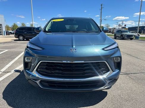 Used 2025 Buick Encore GX Preferred w/ Comfort Package FWD image 3