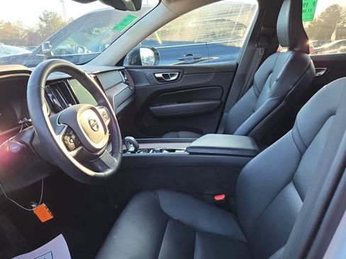 Used 2024 Volvo XC60 T8 Plus image 7