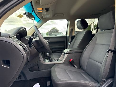 Used 2019 Ford Flex SE FWD image 11