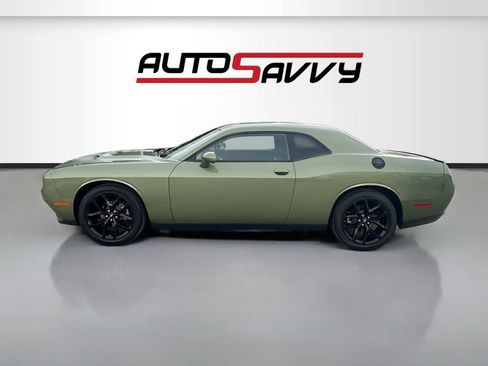Used 2022 Dodge Challenger SXT w/ Blacktop Package RWD image 4