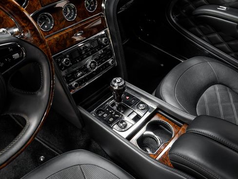 Used 2016 Bentley Mulsanne Speed image 48