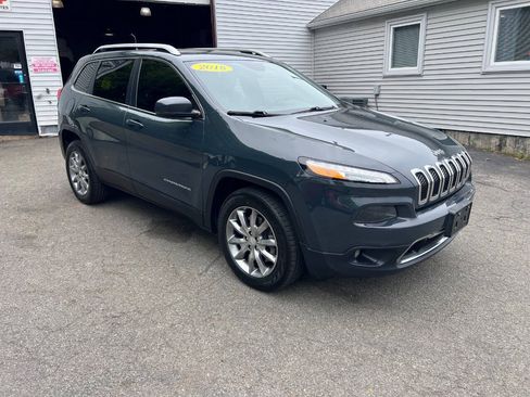 Used 2018 Jeep Cherokee Limited AWD/4WD image 5