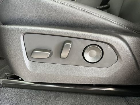 New 2026 GMC Canyon Elevation w/ Convenience Package image 15